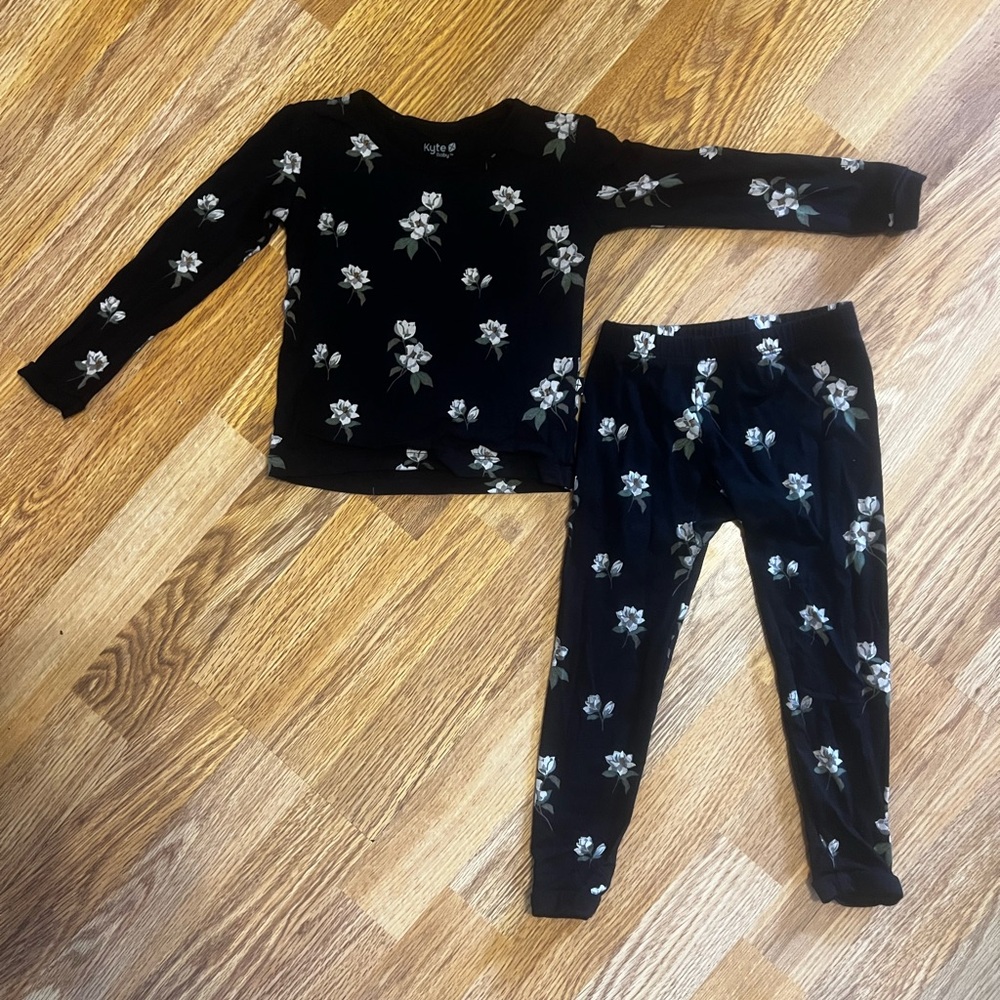 Kyte Baby Magnolia 18 - 24 Months